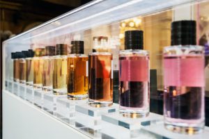 Read more about the article A Guide to Understanding Niche Fragrances: Exploring the World of Custom Perfumes